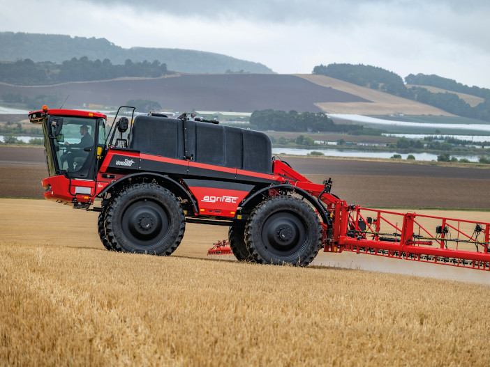 Deutz-Fahr expands 6-series with trio of new tractors - Farmers Weekly